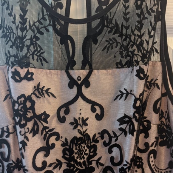 Roz & Ali dress - Picture 2 of 4